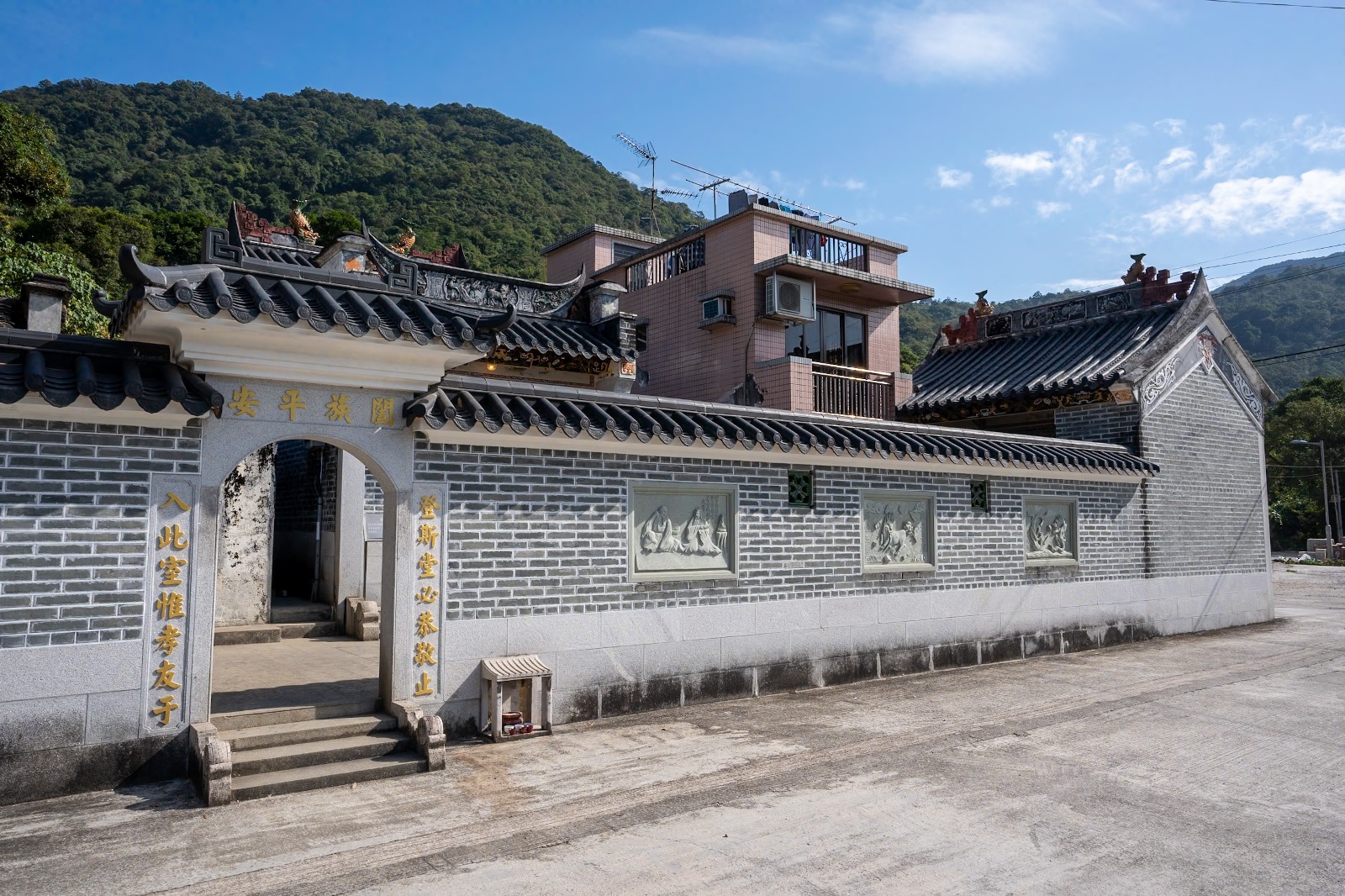 The Kowloon Motor Bus Co. (1933) Ltd 九龍巴士(一九三三)